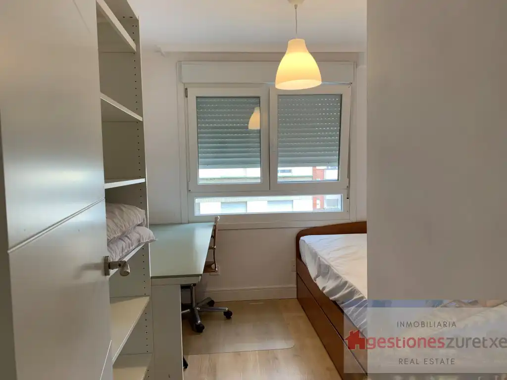 Bedroom of Flat for rent in Bilbao 