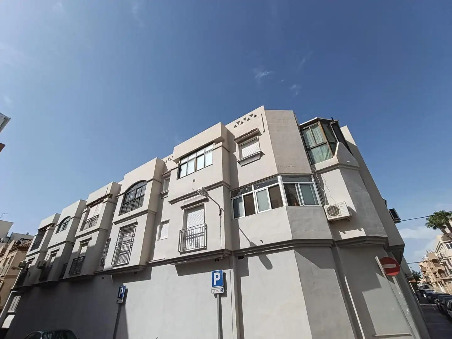 Vista exterior de Casa o xalet en venda en El Ejido amb Aire condicionat, Terrassa i Moblat