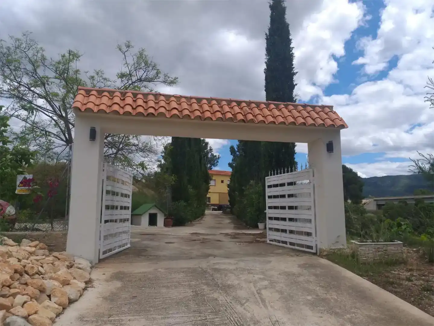 Vista exterior de Casa o xalet en venda en Vallada amb Jardí privat, Parquet i Traster