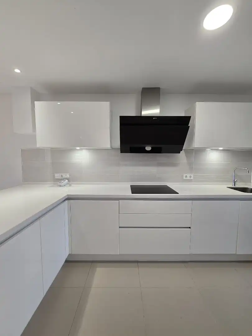 Cocina de Casa adosada en venta en Benahavís con Aire acondicionado, Jardín privado y Terraza