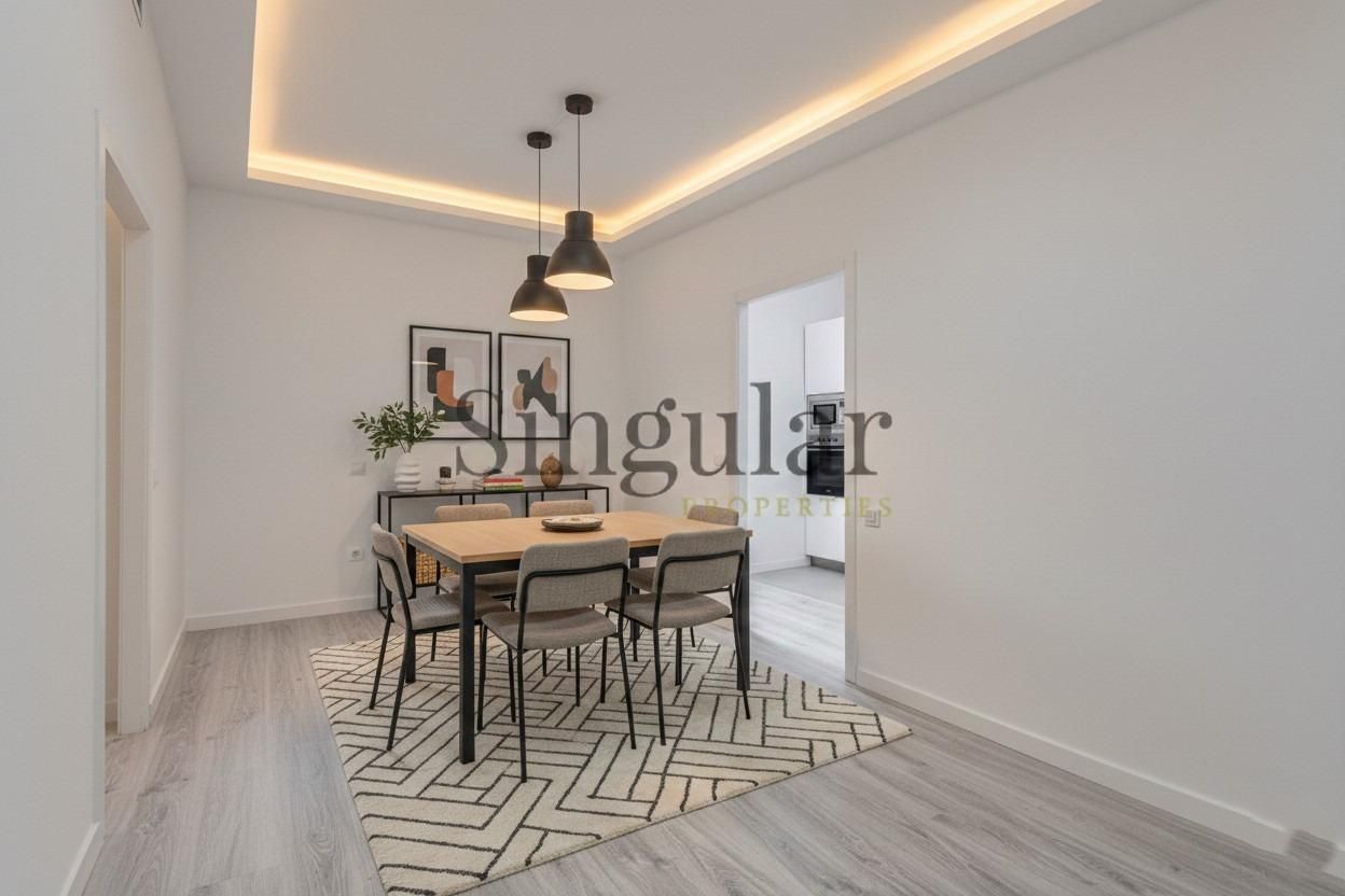 Comedor de Piso en venta en  Barcelona Capital con Trastero y Balcón