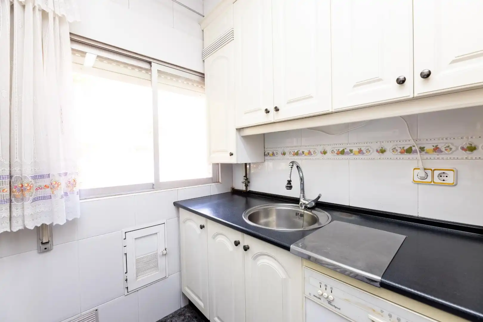Cocina de Piso en venta en Madrid con Calefacción, Parquet y Alarma