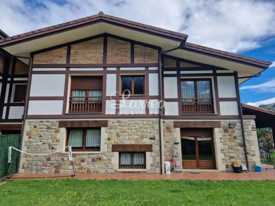 Exterior view of Detached homes for sale in Areatza  with Heating, Private garden and Storage room