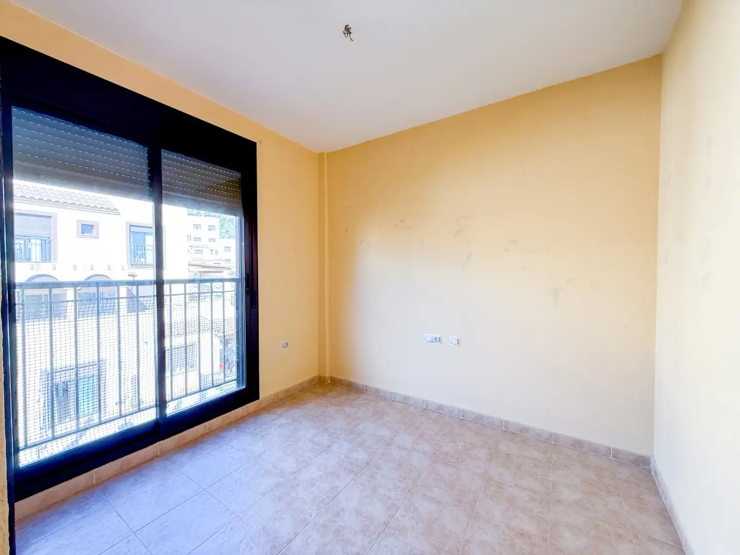 Habitación de Apartamento en venta en Águilas con Terraza, Piscina y Balcón