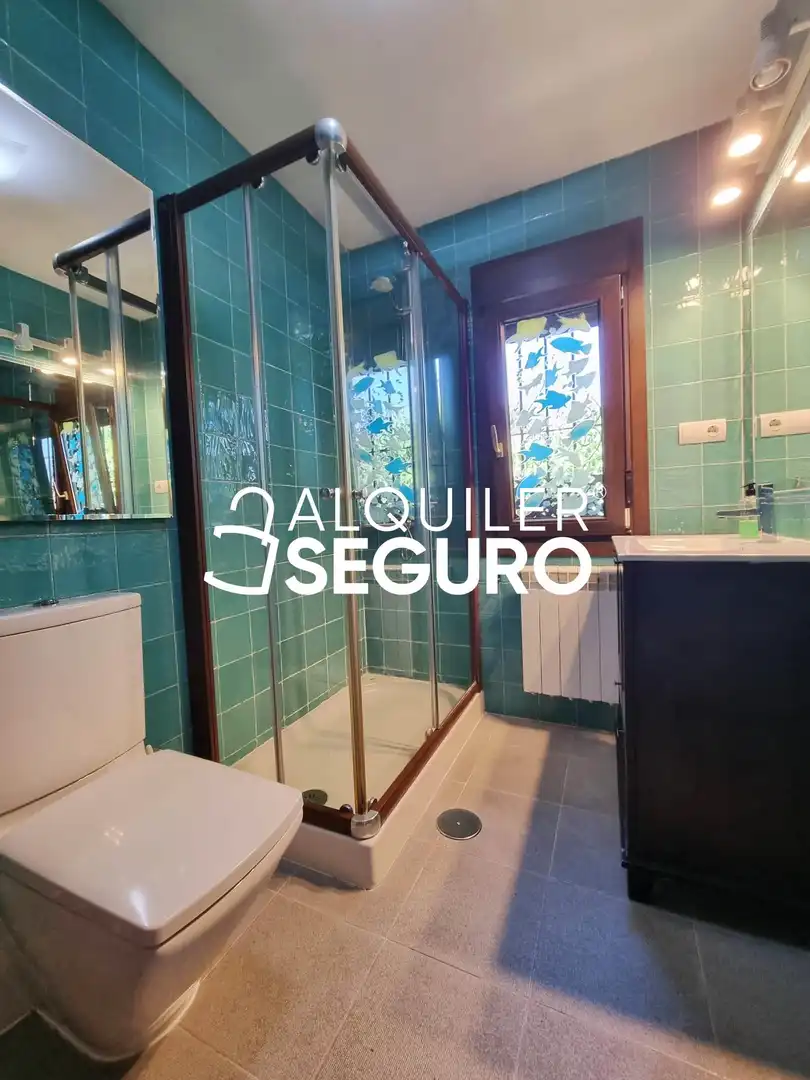 Baño de Casa o chalet de alquiler en Pozuelo de Alarcón con Aire acondicionado, Calefacción y Terraza