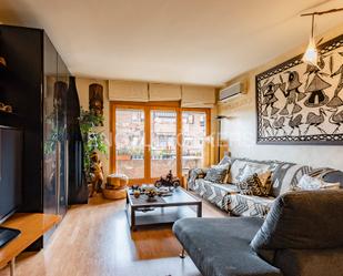 Living room of Apartment for sale in Sant Esteve Sesrovires  with Air Conditioner, Heating and Balcony