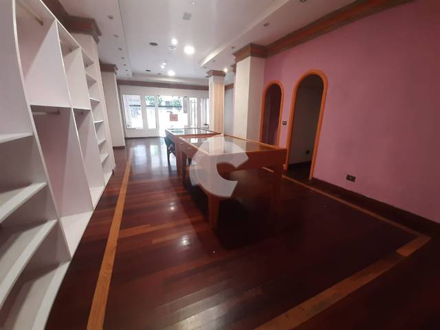 Local comercial en Venta en Camelias - Pi y Margall