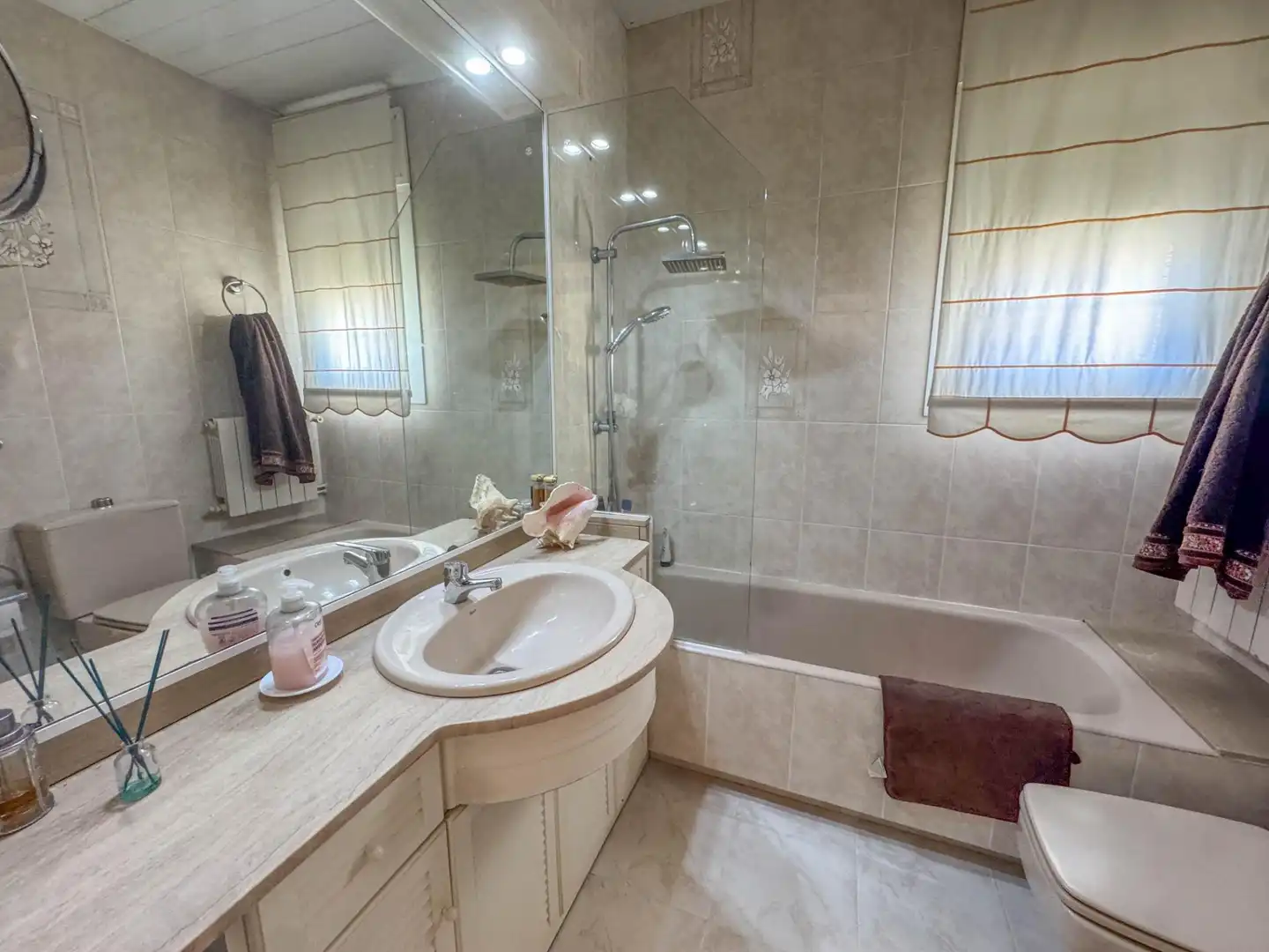 Baño de Casa o chalet en venta en Sant Esteve Sesrovires con Aire acondicionado, Calefacción y Balcón