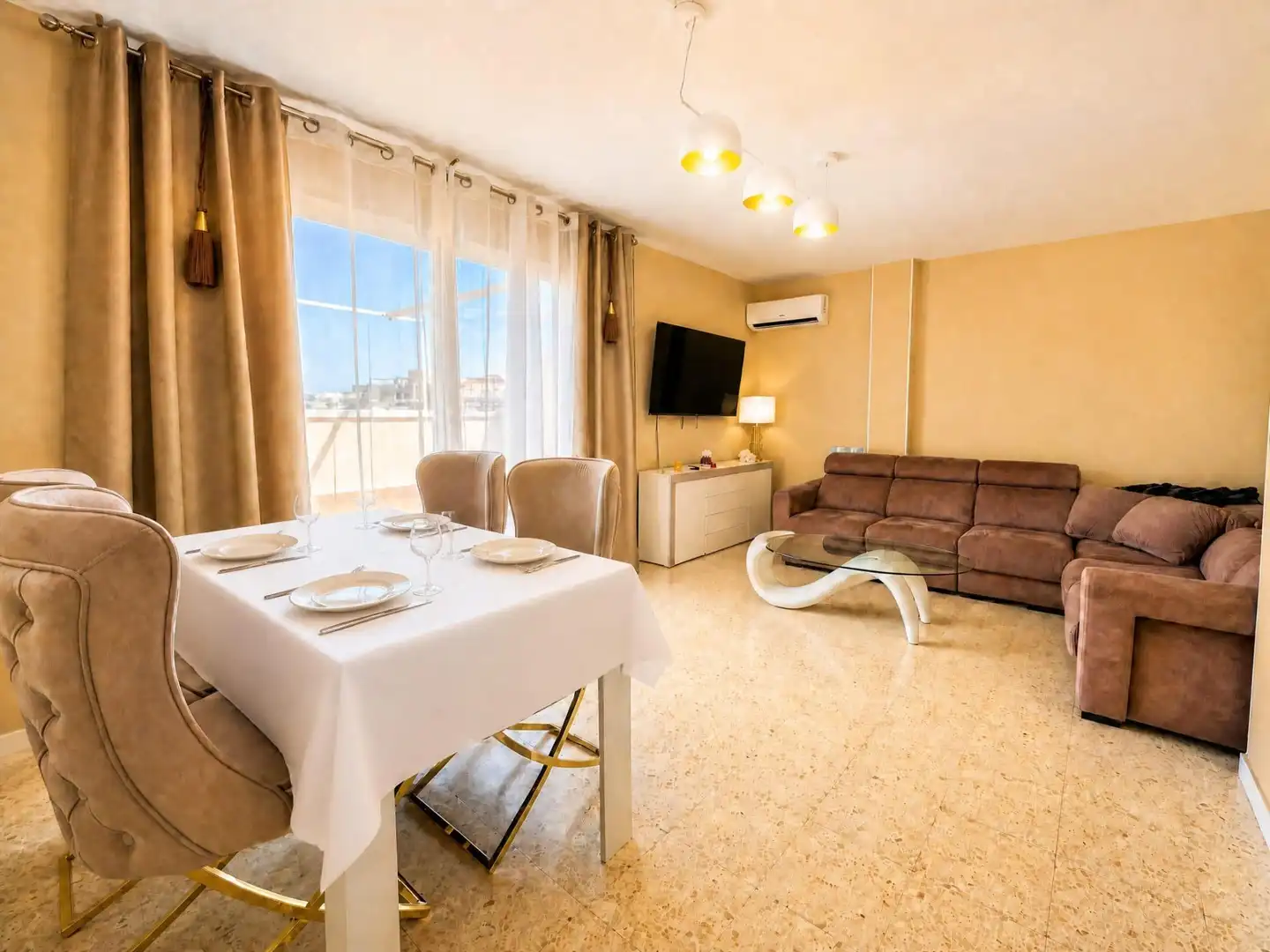 Sala d'estar de Àtic en venda en Girona amb Aire condicionat i Terrassa