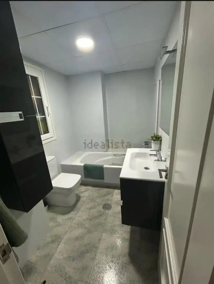 Baño de Piso en venta en Almería con Terraza y Piscina comunitaria