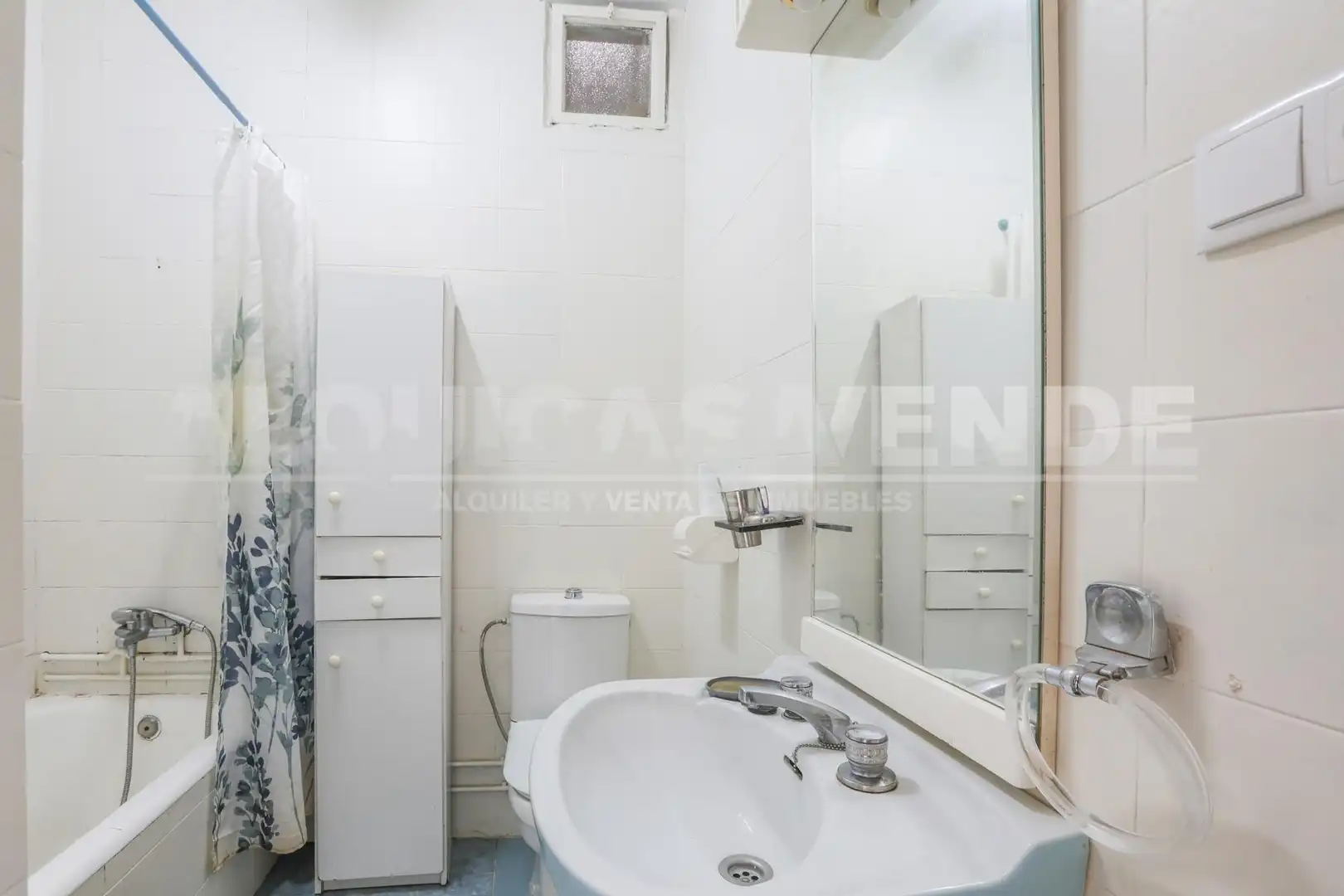 Bathroom of Flat for sale in Sevilla  with Air Conditioner