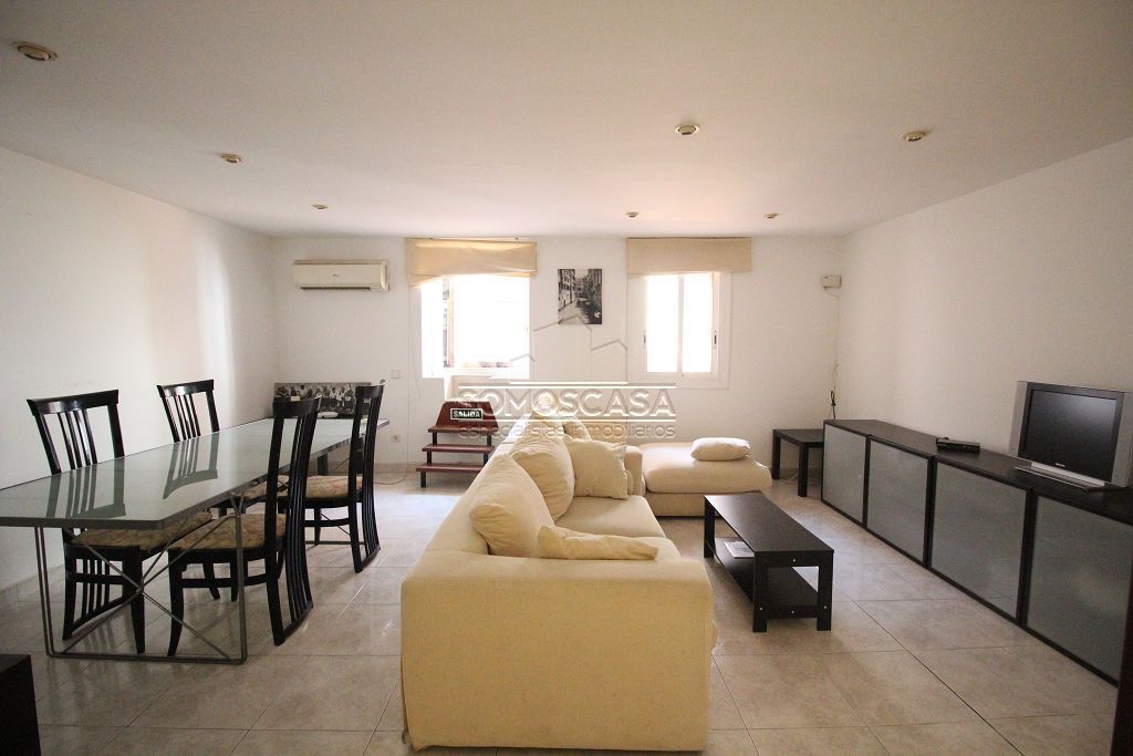 Living room of Flat to rent in  Barcelona Capital  with Air Conditioner, Terrace and Furnished