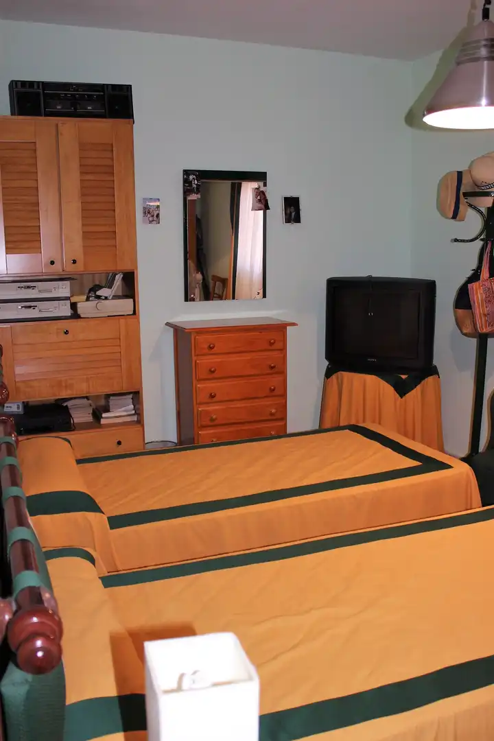 Habitación de Casa adosada en venta en Brazatortas con Calefacción, Jardín privado y Piscina