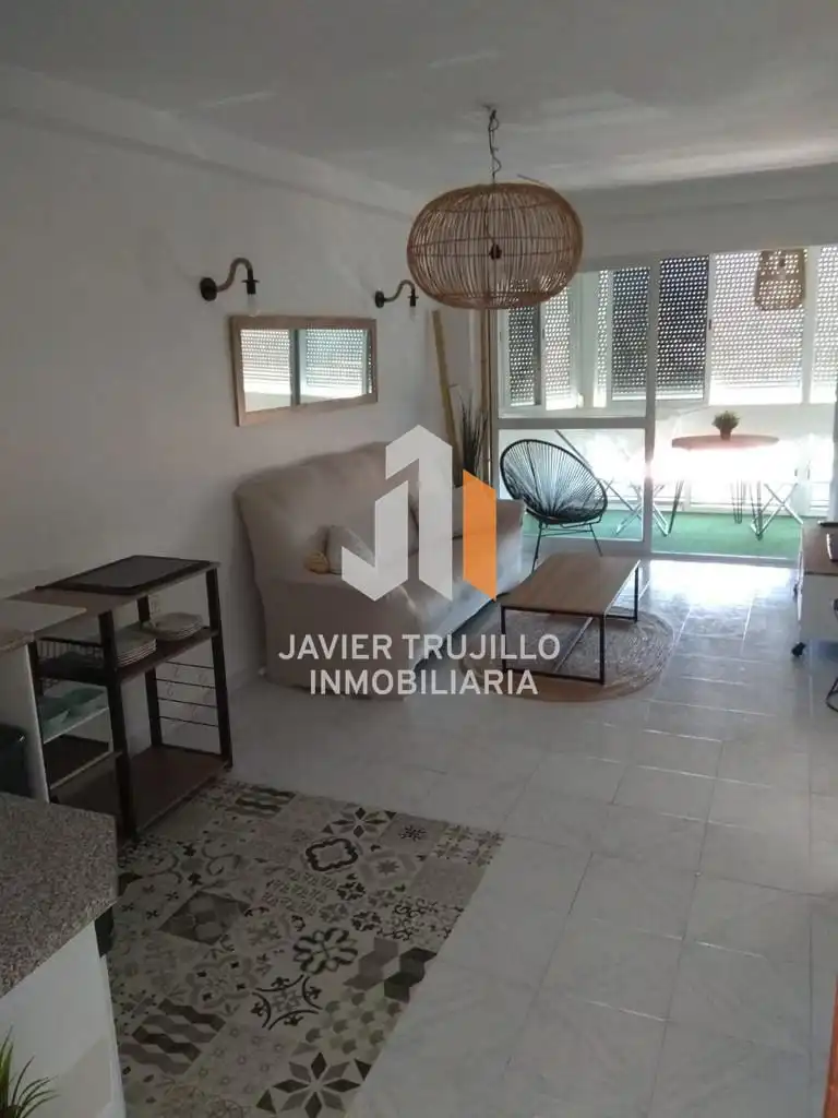 Sala de estar de Apartamento en venta en Vélez-Málaga con Piscina