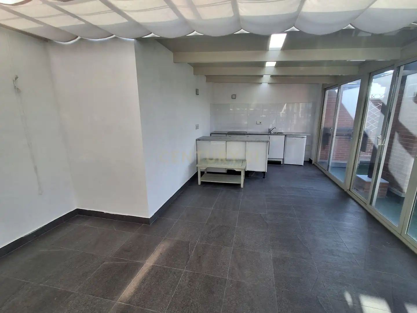 Cuina de Dúplex de lloguer en Pozuelo de Alarcón amb Aire condicionat, Forn i Rentadora