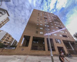 Vista exterior de Pis de lloguer en  Sevilla Capital amb Aire condicionat, Jardí privat i Forn
