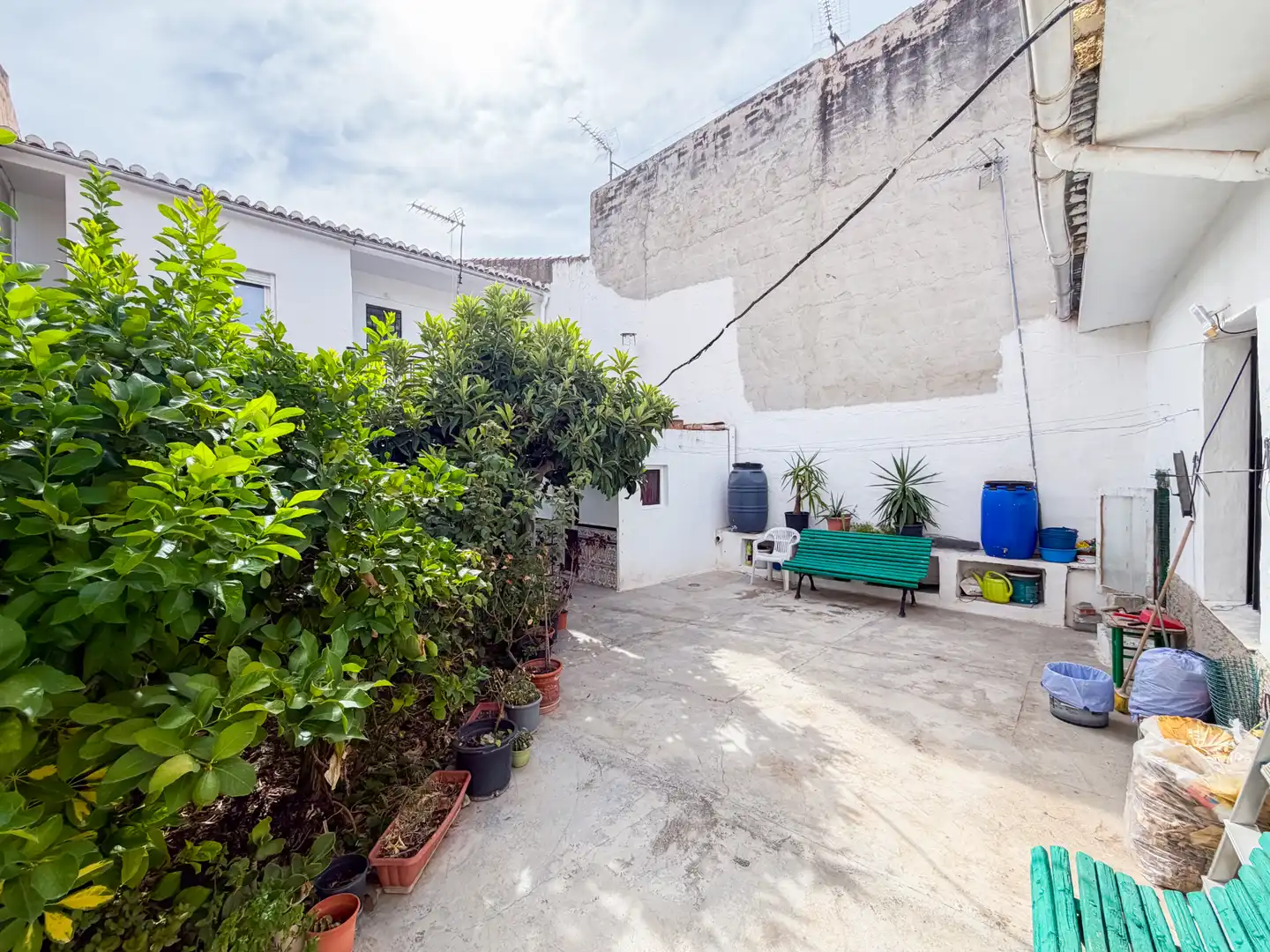 Terrasse von Einfamilien-Reihenhaus zum Verkauf in Baza mit Privatgarten, Parkett und Abstellraum