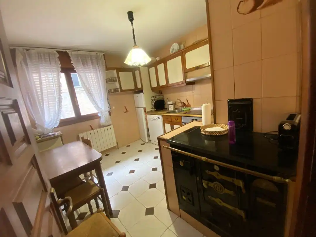 Haus mit Garten zum Verkauf in Valle de Valdebezana, imagen 2