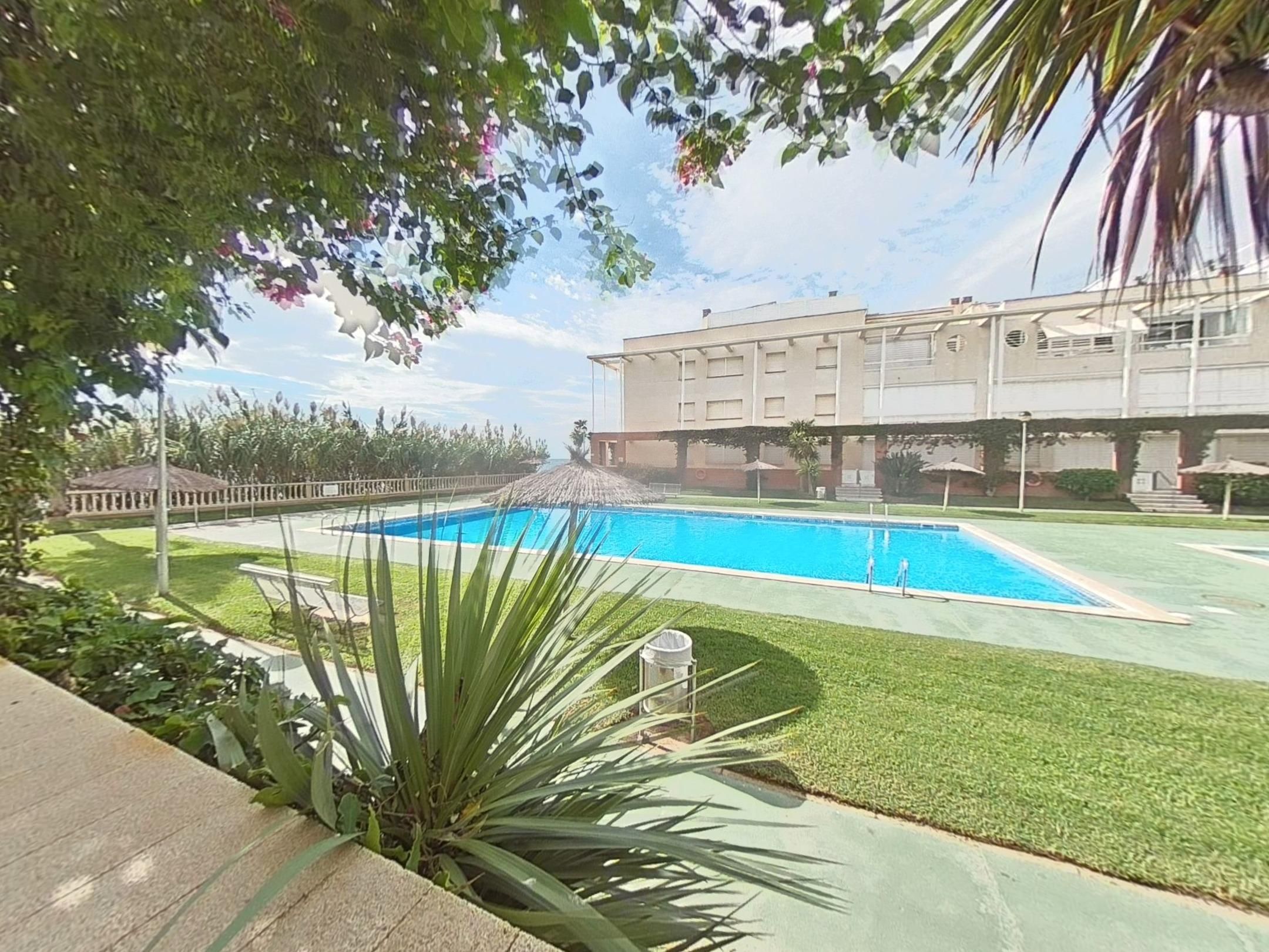 Swimming pool of Planta baja for sale in El Vendrell  with Air Conditioner, Heating and Terrace