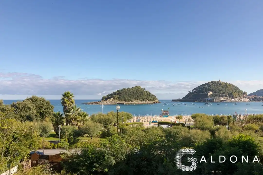 Jardí de Casa o xalet en venda en Donostia - San Sebastián  amb Calefacció, Jardí privat i Terrassa
