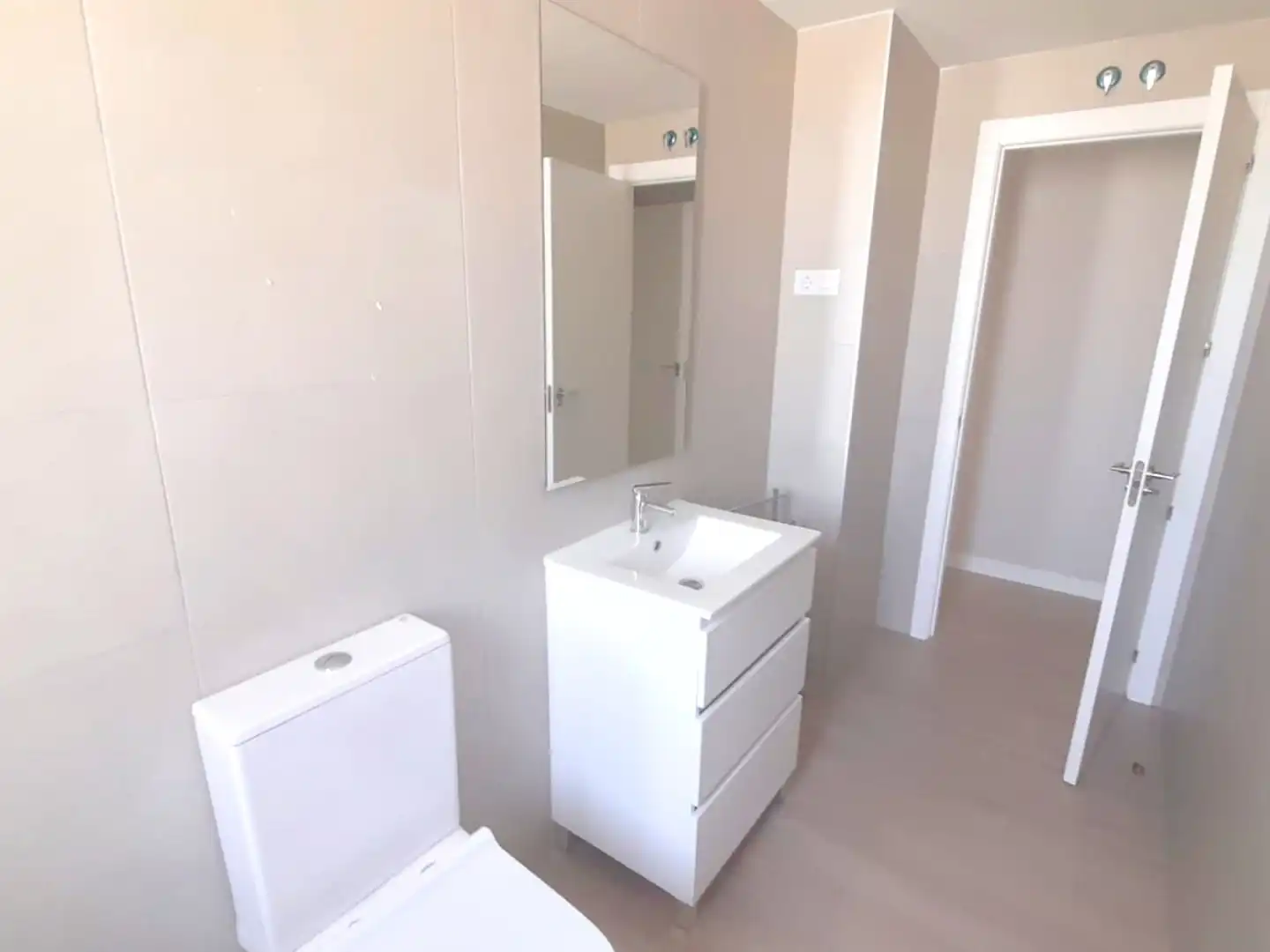 Bathroom of Flat for rent in Tres Cantos  with Heating, Terrace and Storage room