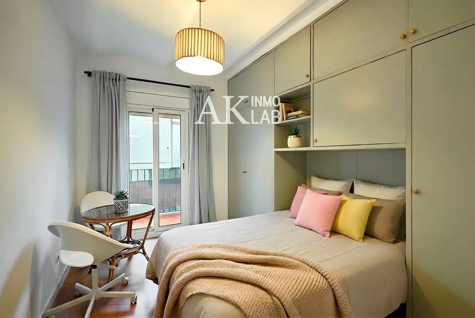 Bedroom of Apartments for sale in Barcelona  with Air Conditioner, Terrace and Furnished