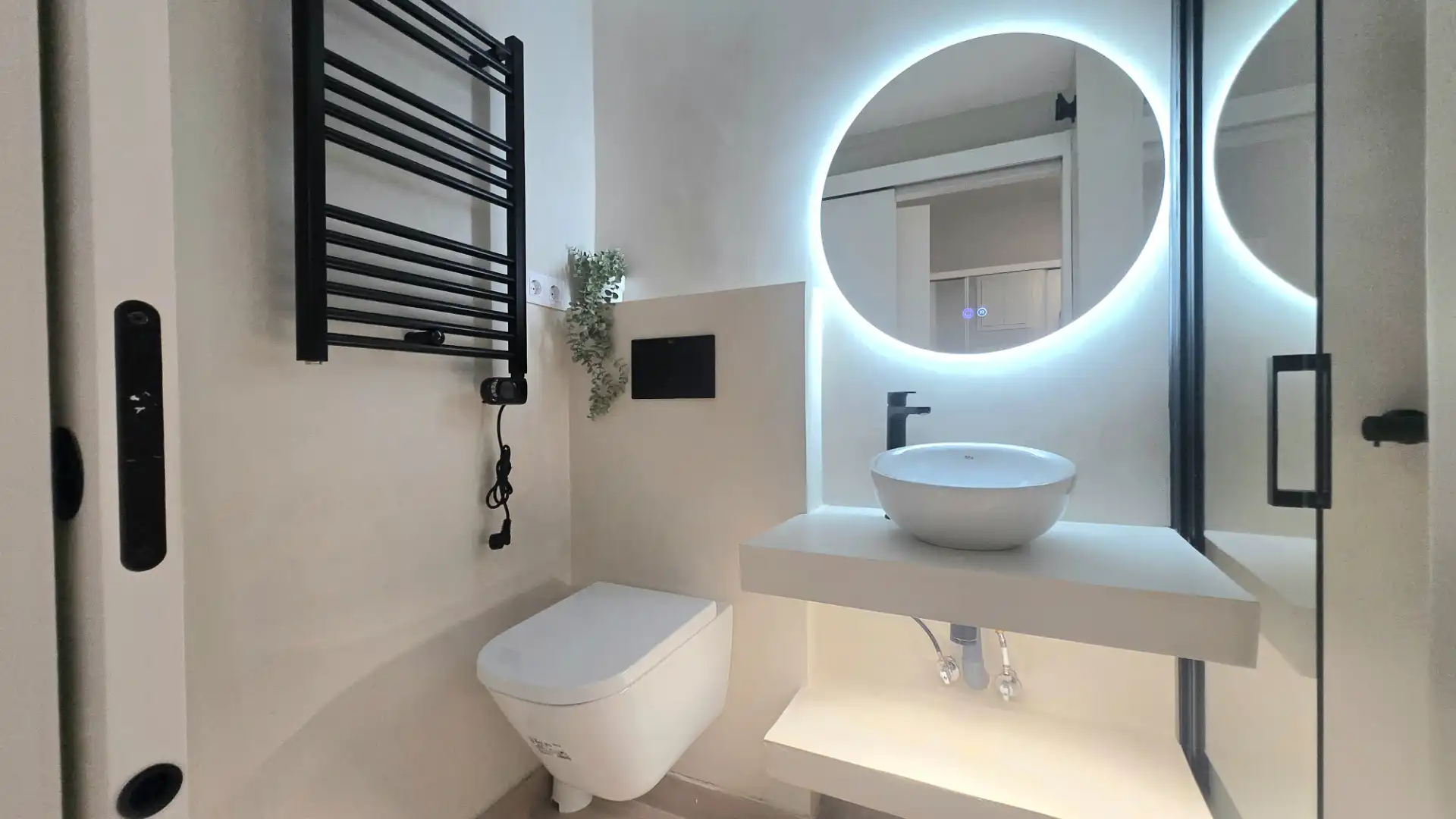 Baño de Estudio de alquiler en Madrid con Calefacción, Terraza y Amueblado