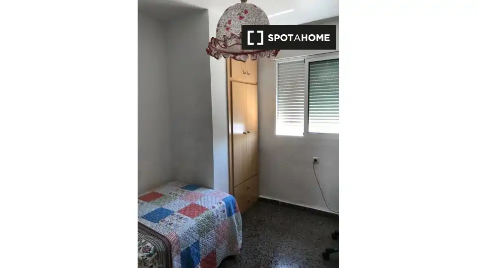 Habitación de Piso para compartir en Murcia con Aire acondicionado, Terraza y Amueblado