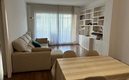 Living room of Flat to rent in  Barcelona Capital  with Air Conditioner, Heating and Parquet flooring