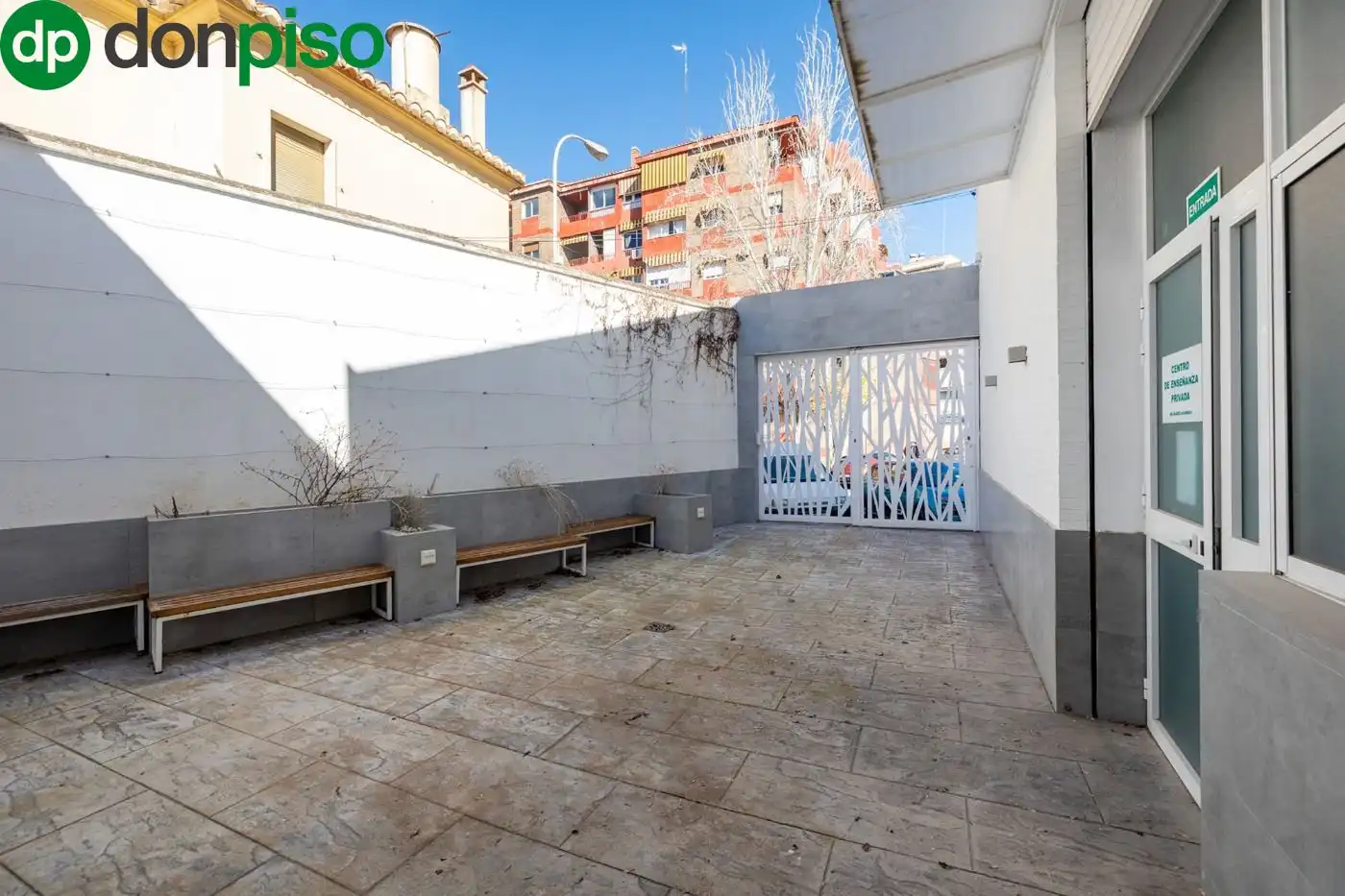 Terrasse von Geschaftsraum zum Verkauf in Granada mit Klimaanlage