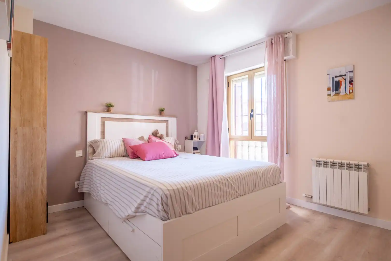 Schlafzimmer von Erdgeschoss zum Verkauf in Zaragoza mit Klimaanlage, Heizung und Terrasse