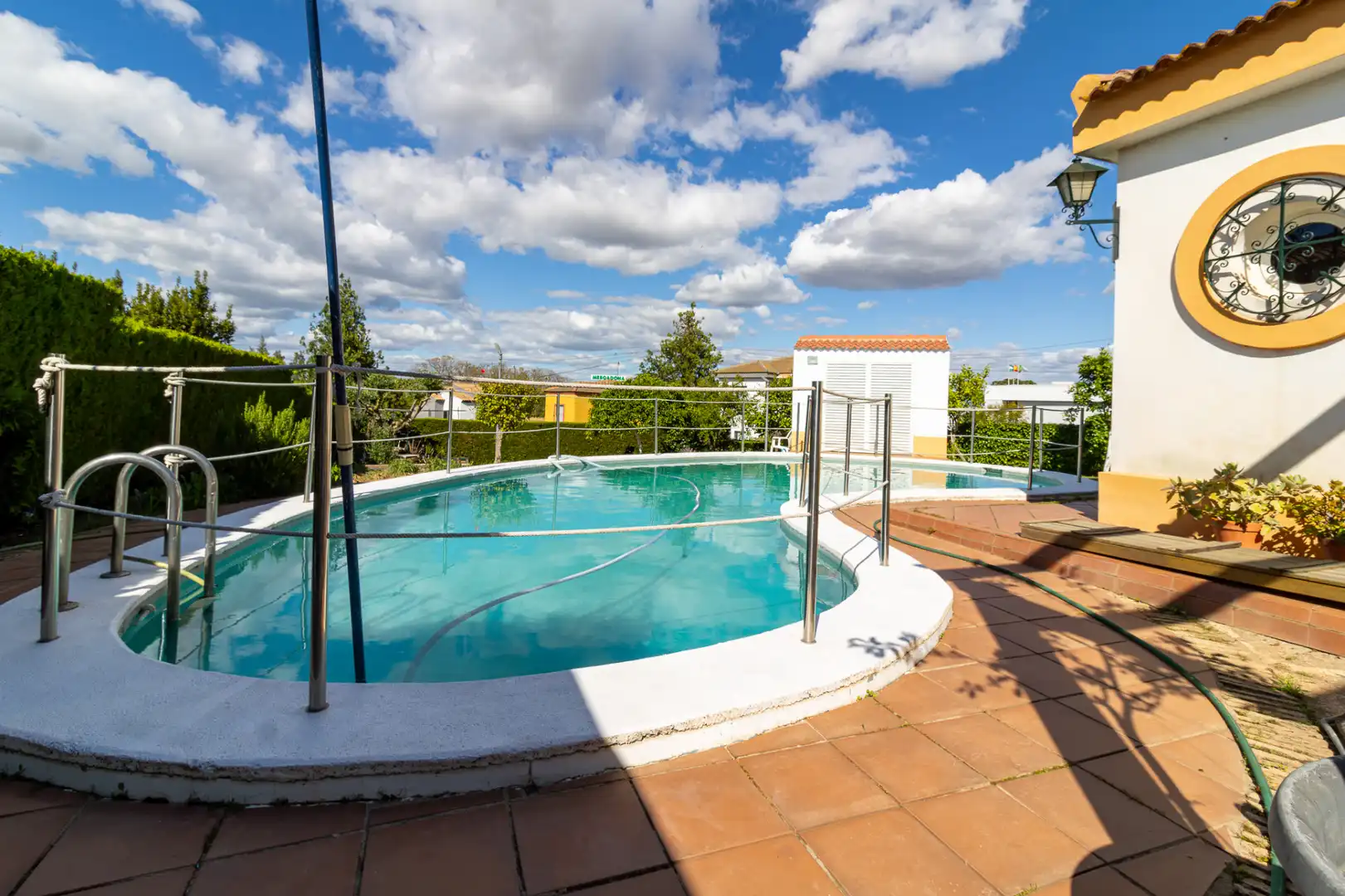 Piscina de Casa o chalet en venta en Bollullos de la Mitación con Aire acondicionado, Calefacción y Jardín privado