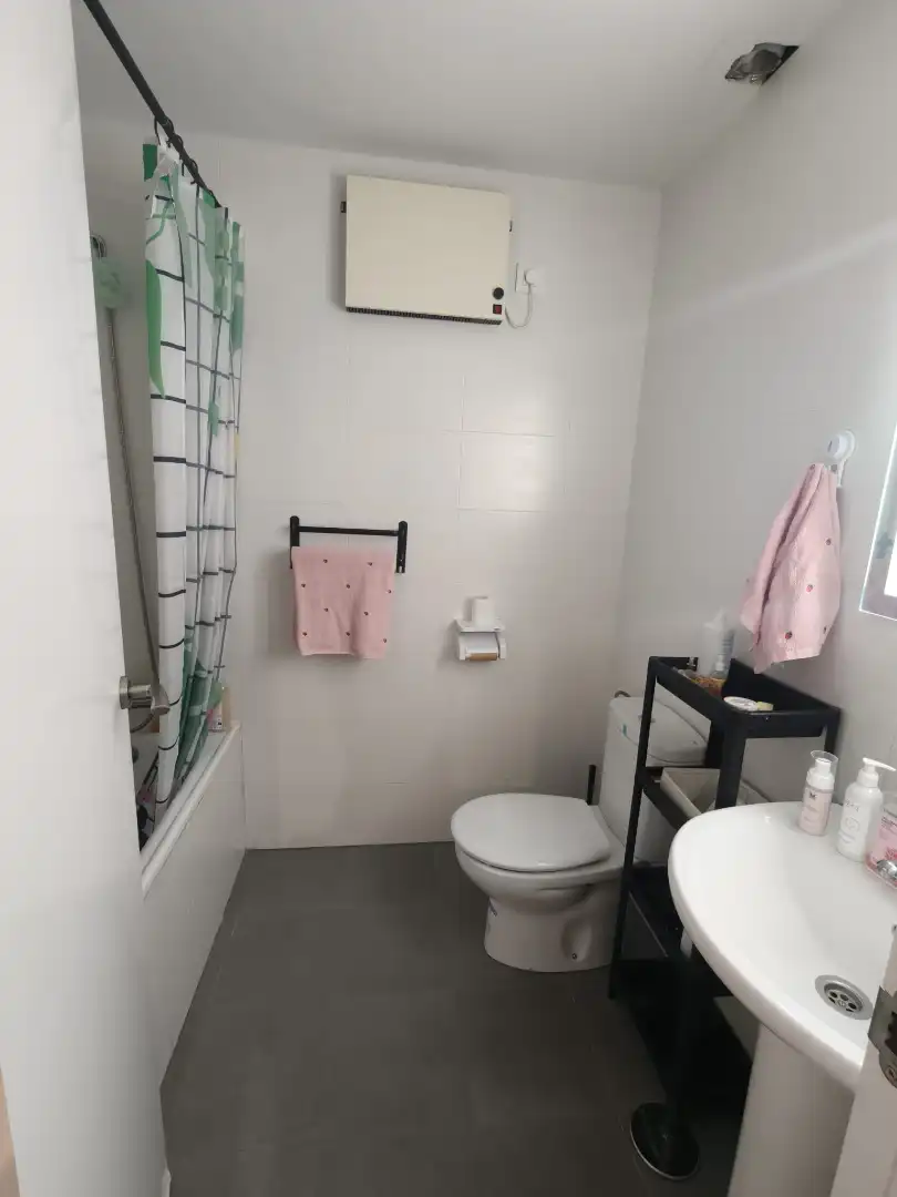 Baño de Piso en venta en Camarena con Terraza, Trastero y Piscina comunitaria