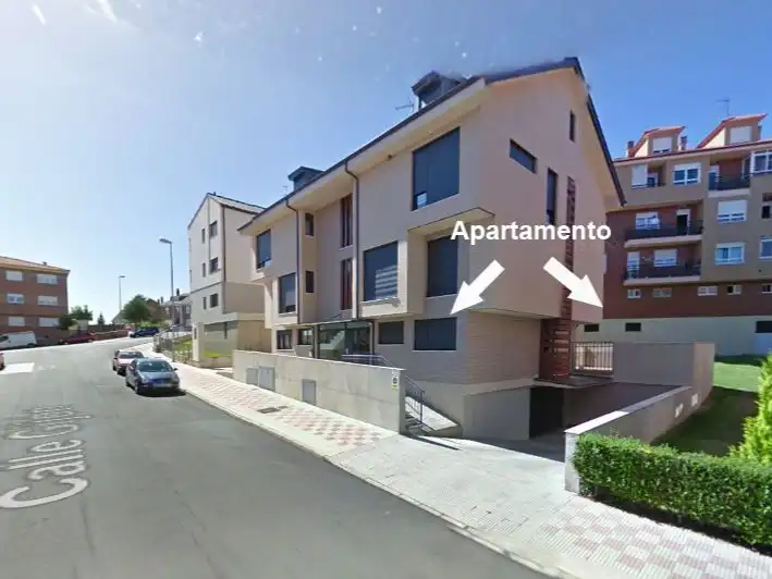 Pis amb ascensor en venda a Avenida Gijón 3
