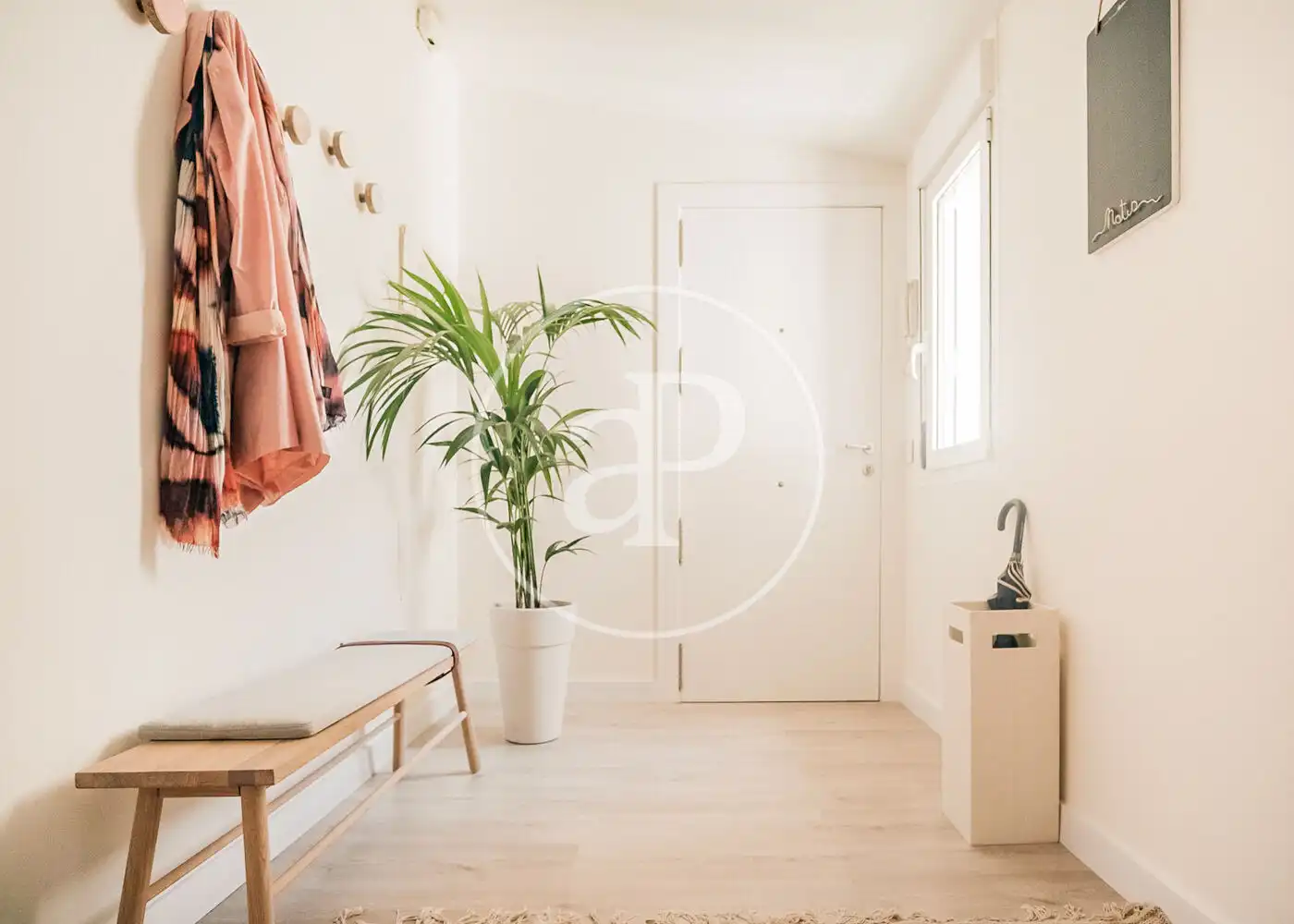 Attic for rent in C. de los Caños del Peral, Palacio