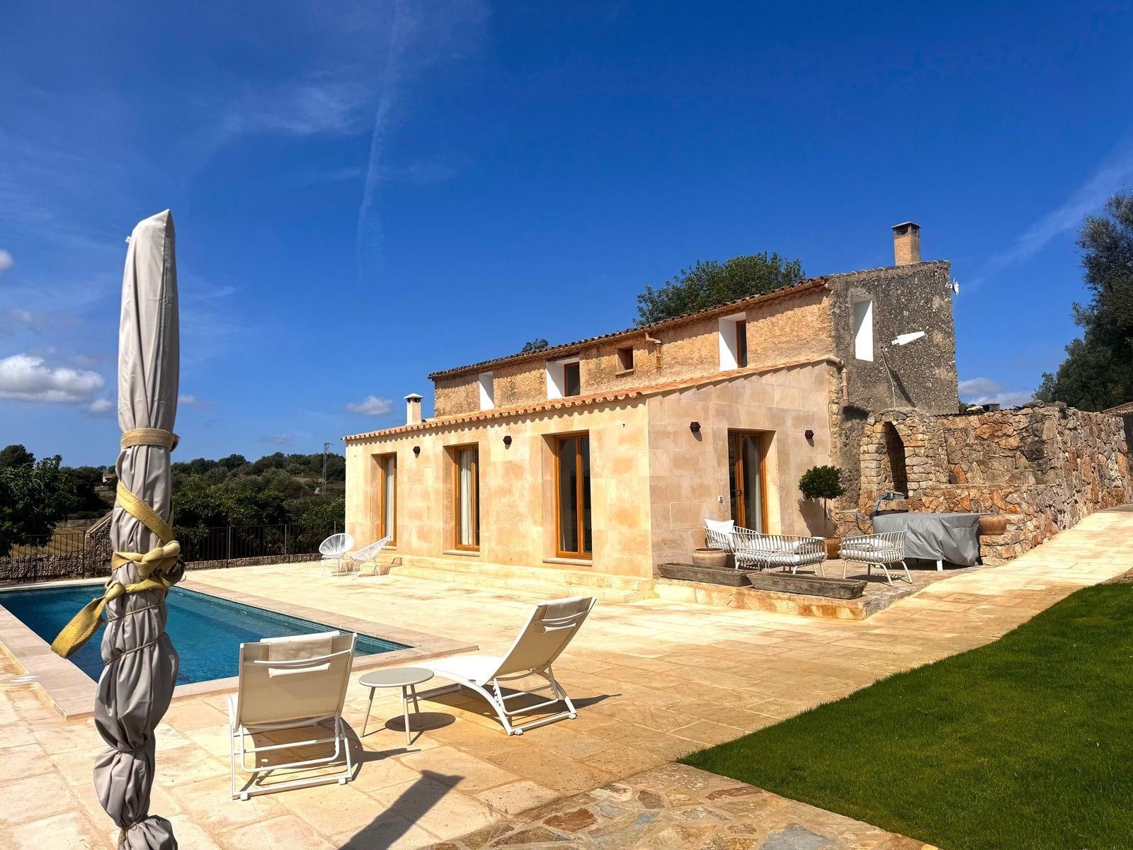 Exterior view of House or chalet to rent in Lloret de Vistalegre  with Air Conditioner, Heating and Private garden