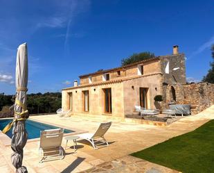 Vista exterior de Casa o xalet de lloguer en Lloret de Vistalegre amb Aire condicionat, Calefacció i Jardí privat