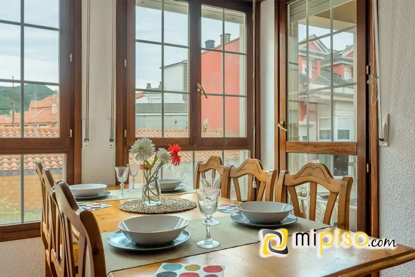 Comedor de Piso en venta en Santoña con Terraza, Trastero y Balcón