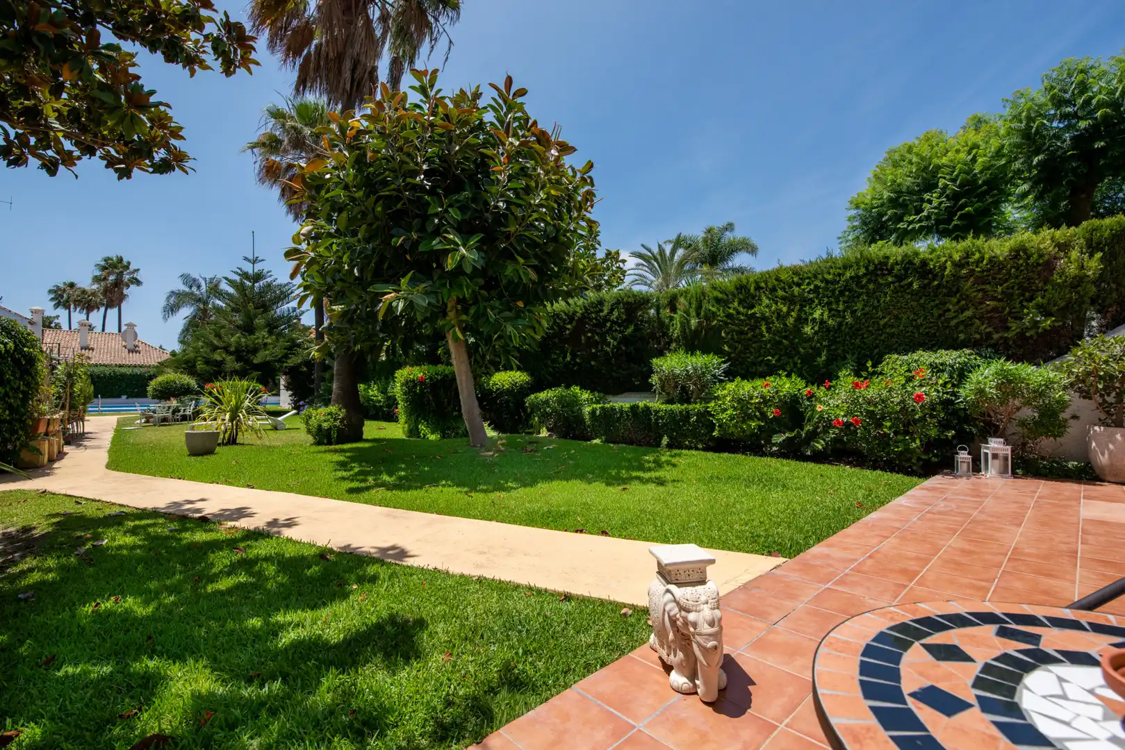 Jardí de Casa adosada en venda en Marbella amb Aire condicionat, Terrassa i Piscina