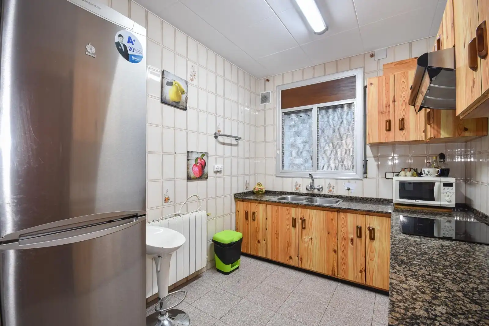 Cocina de Casa o chalet en venta en Santa Perpètua de Mogoda con Aire acondicionado, Calefacción y Jardín privado