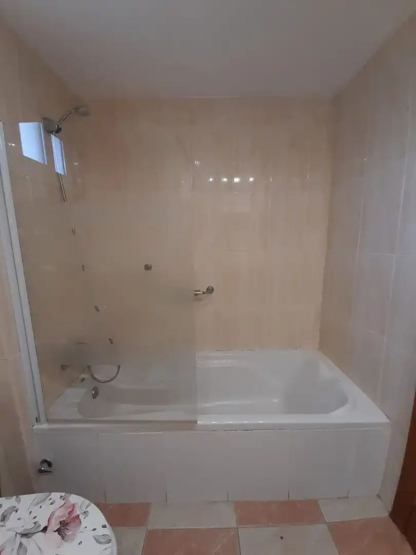 Bathroom of Study for sale in Torremolinos  with Air Conditioner and Community pool