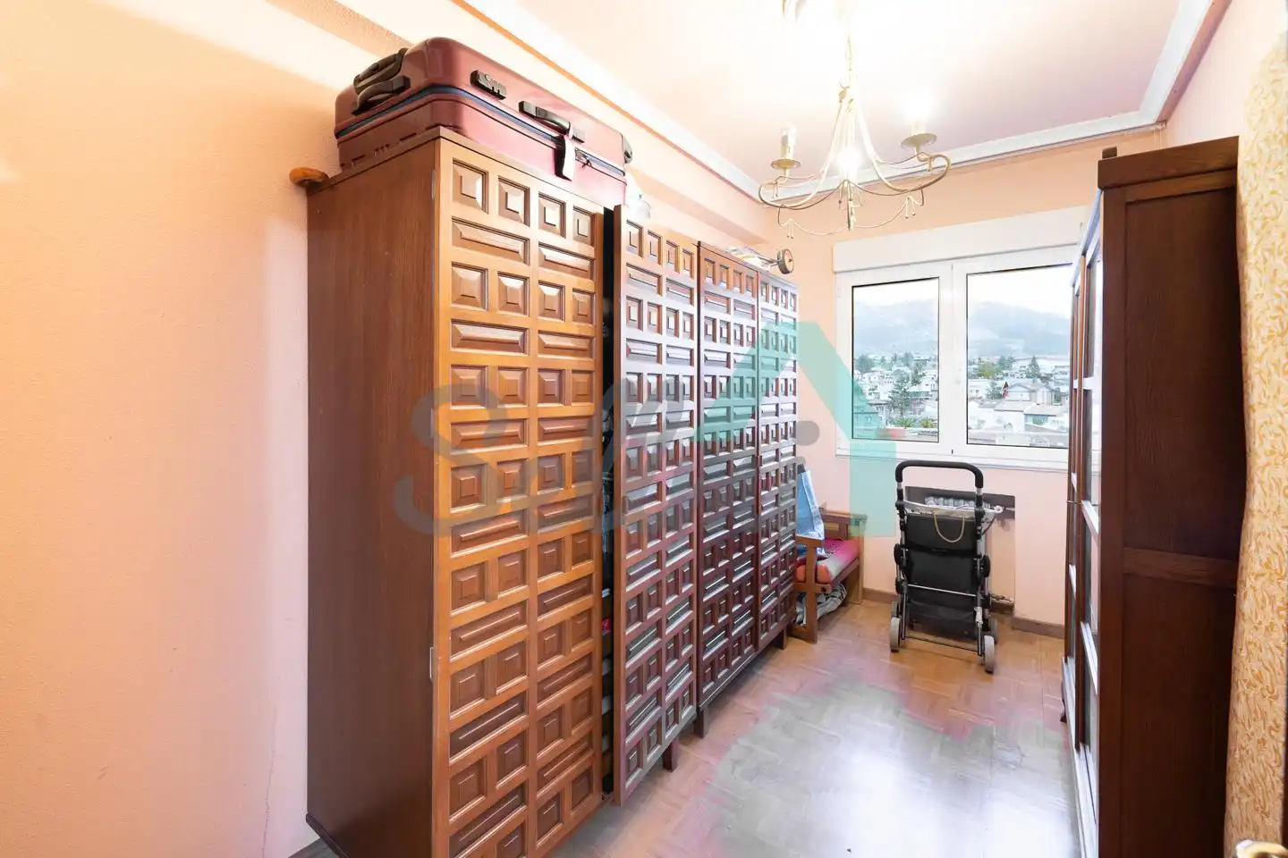 Habitación de Piso en venta en Oviedo  con Calefacción, Parquet y Terraza
