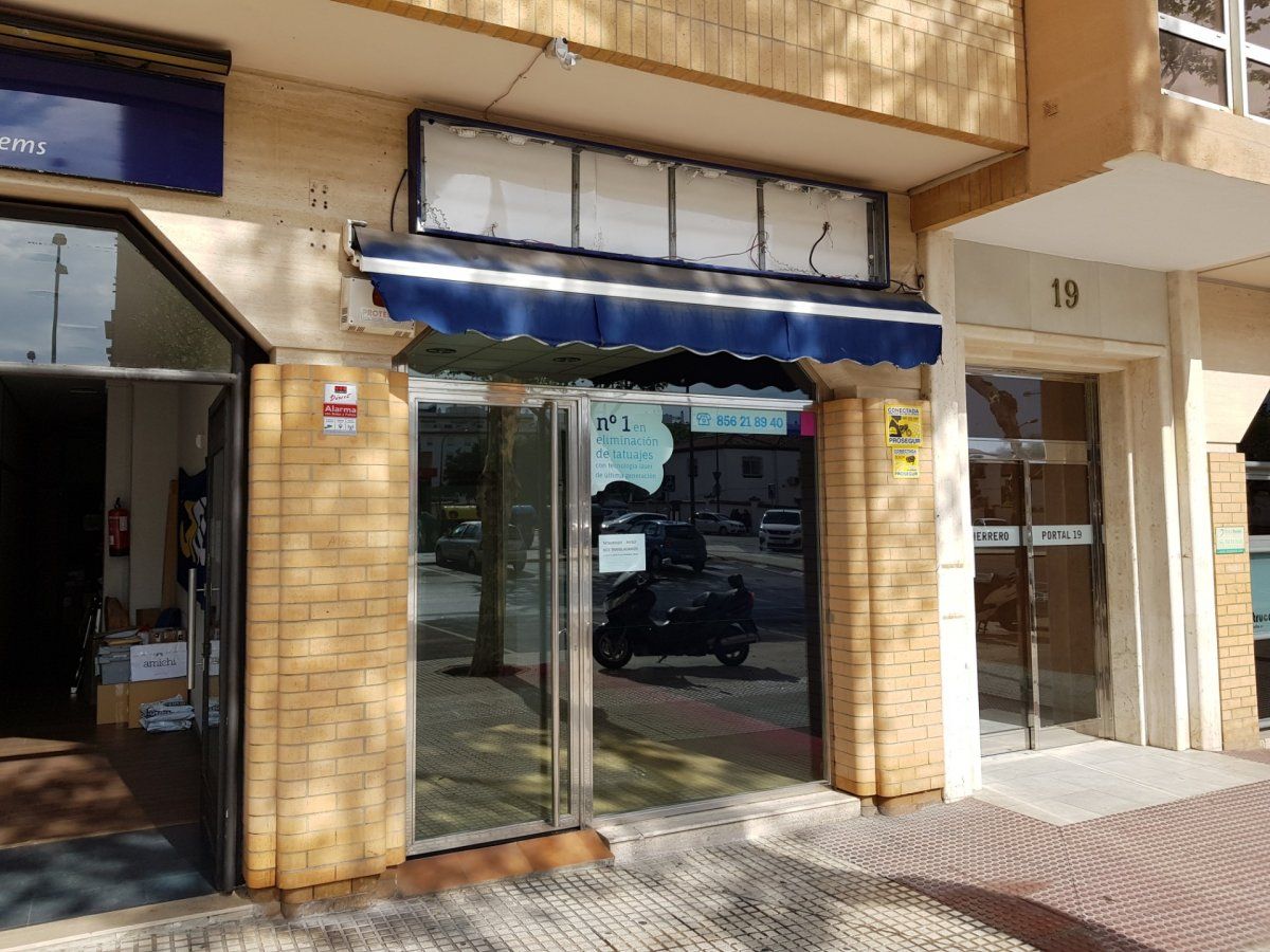 Premises to rent in San Fernando  with Air Conditioner