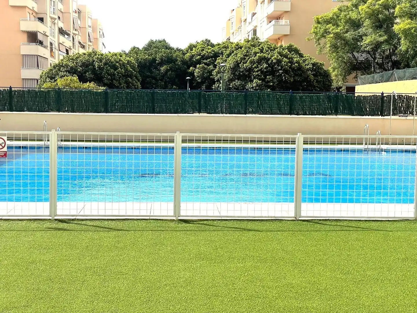 Piscina de Piso en venta en Málaga con Aire acondicionado, Calefacción y Jardín privado