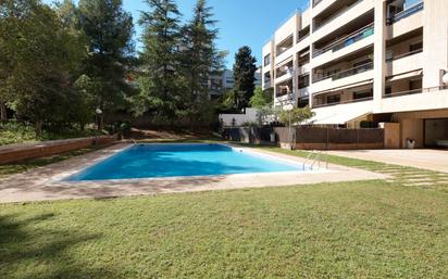 Swimming pool of Flat for sale in  Barcelona Capital  with Air Conditioner, Heating and Parquet flooring