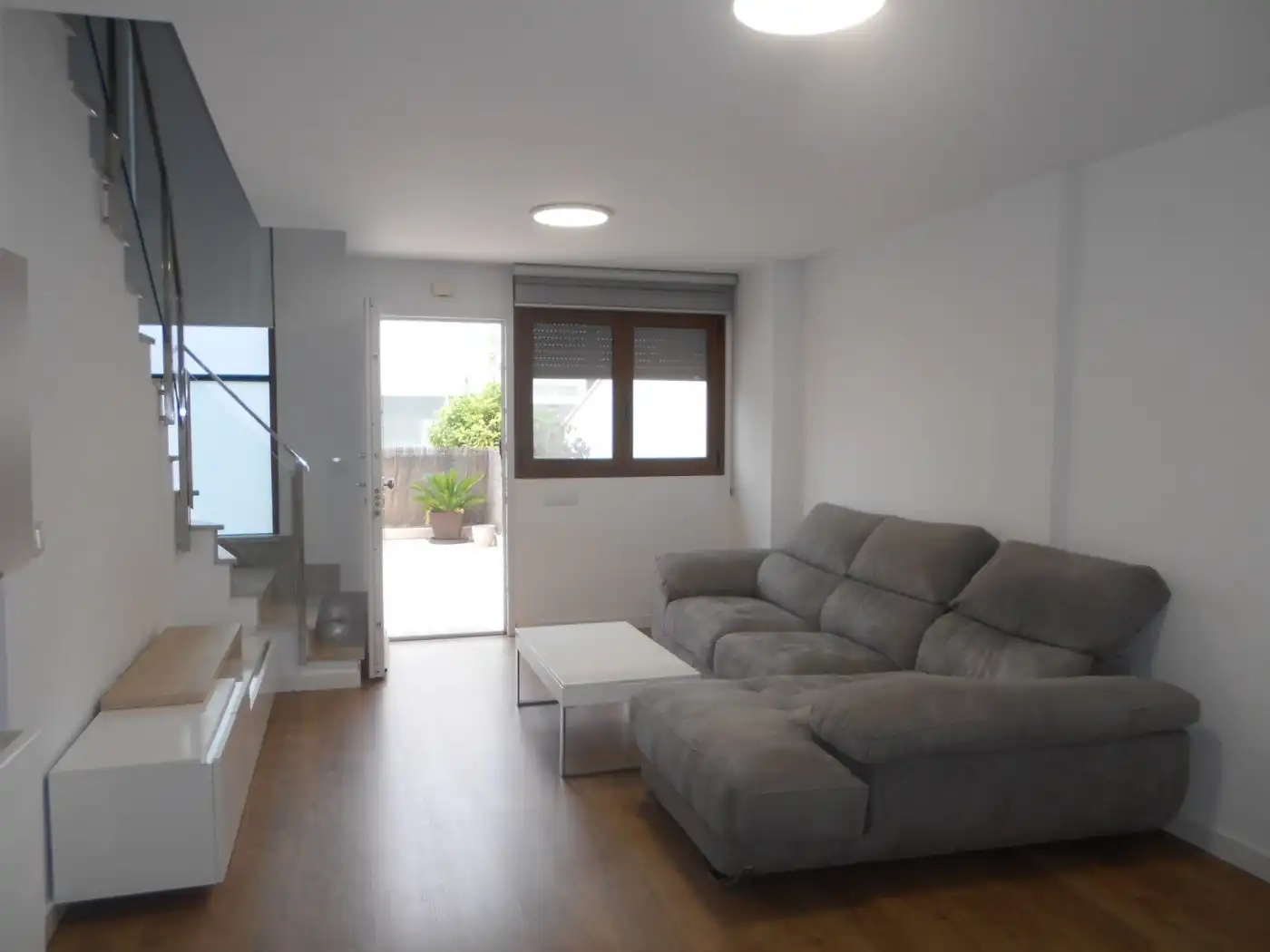 Sala de estar de Casa adosada de alquiler en Murcia con Aire acondicionado, Calefacción y Terraza