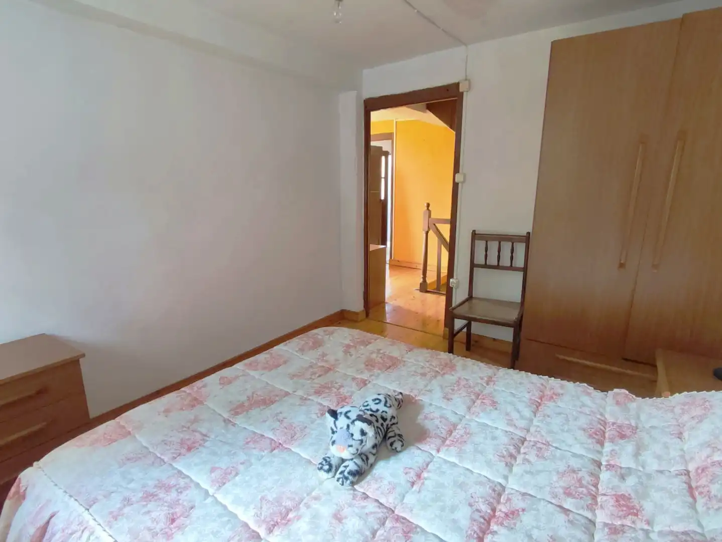 Dormitori de Casa adosada en venda en Corvera de Toranzo amb Calefacció, Jardí privat i Parquet