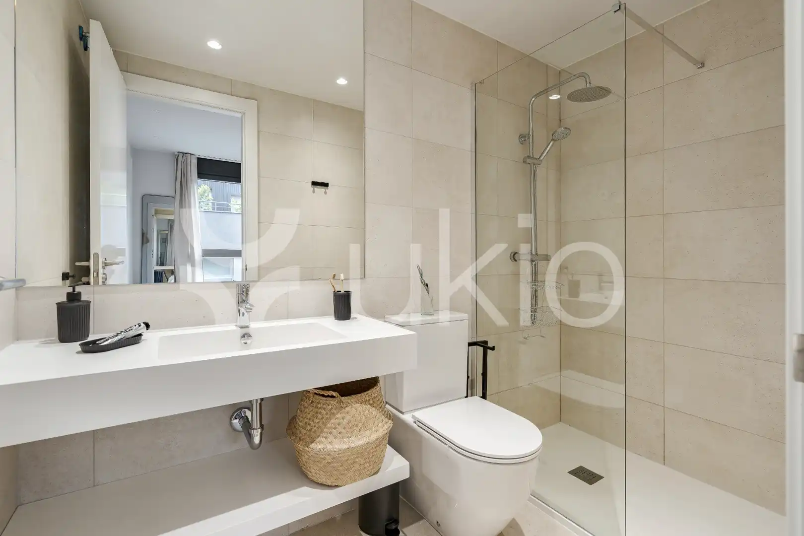 Badezimmer von Wohnungen zur Miete in Madrid mit Heizung, Möbliert und Ofen