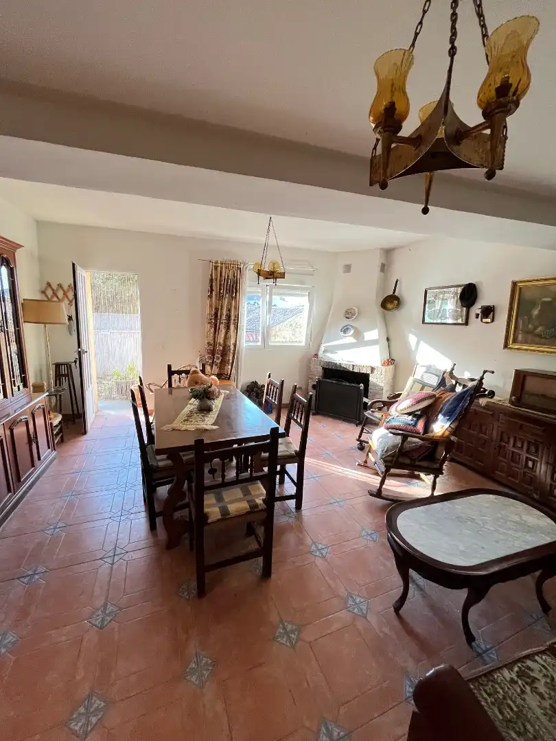 Menjador de Finca rústica en venda en Cogolludo amb Jardí privat, Moblat i Balcó
