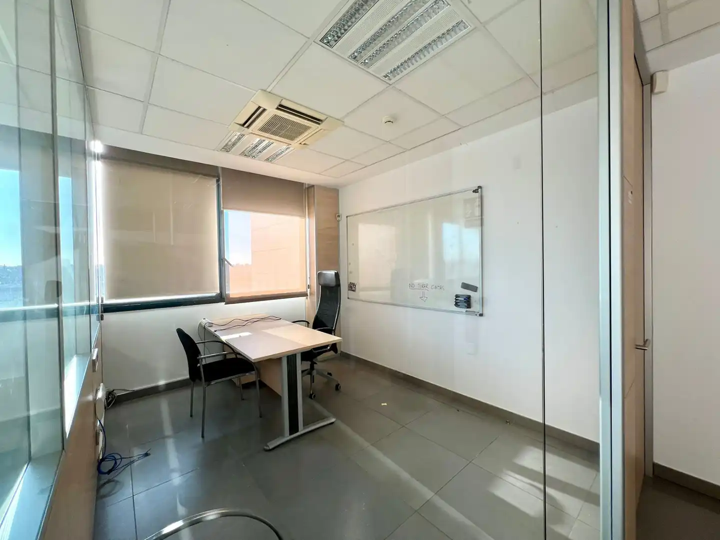 Büro zur Miete in Carrer del Fluvià, 1, Son Cladera